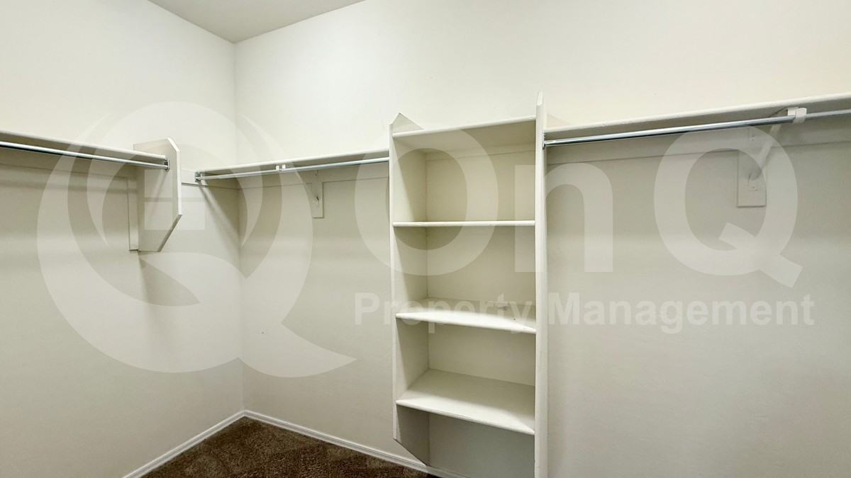 10741 W Yearling Rd - Photo 5 of 28