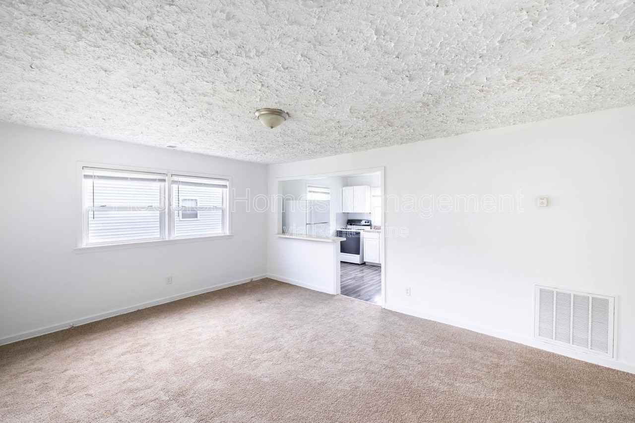 6119 Nimitz Dr - Photo 7 of 14