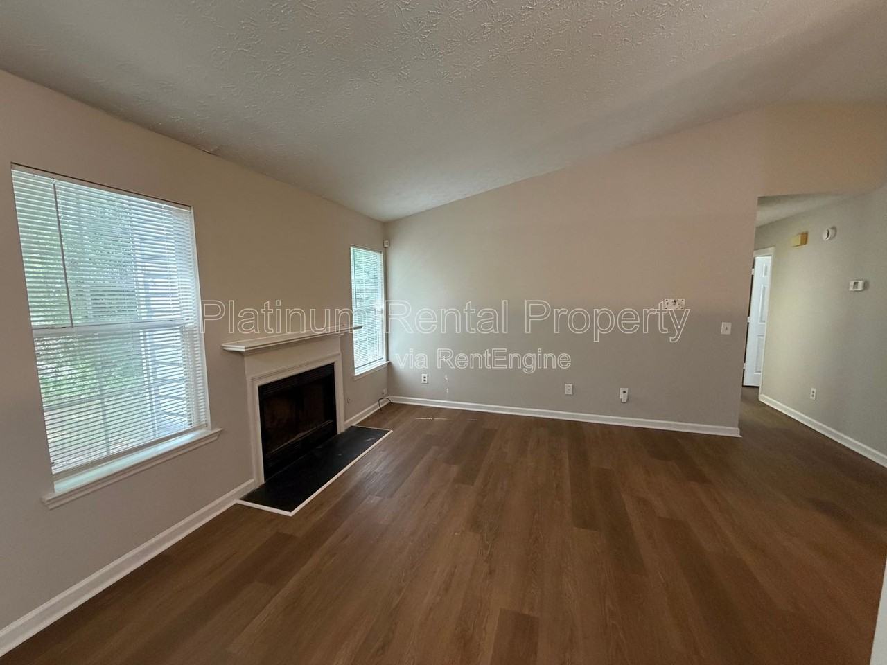 4229 Catalpa Park - Photo 5 of 21