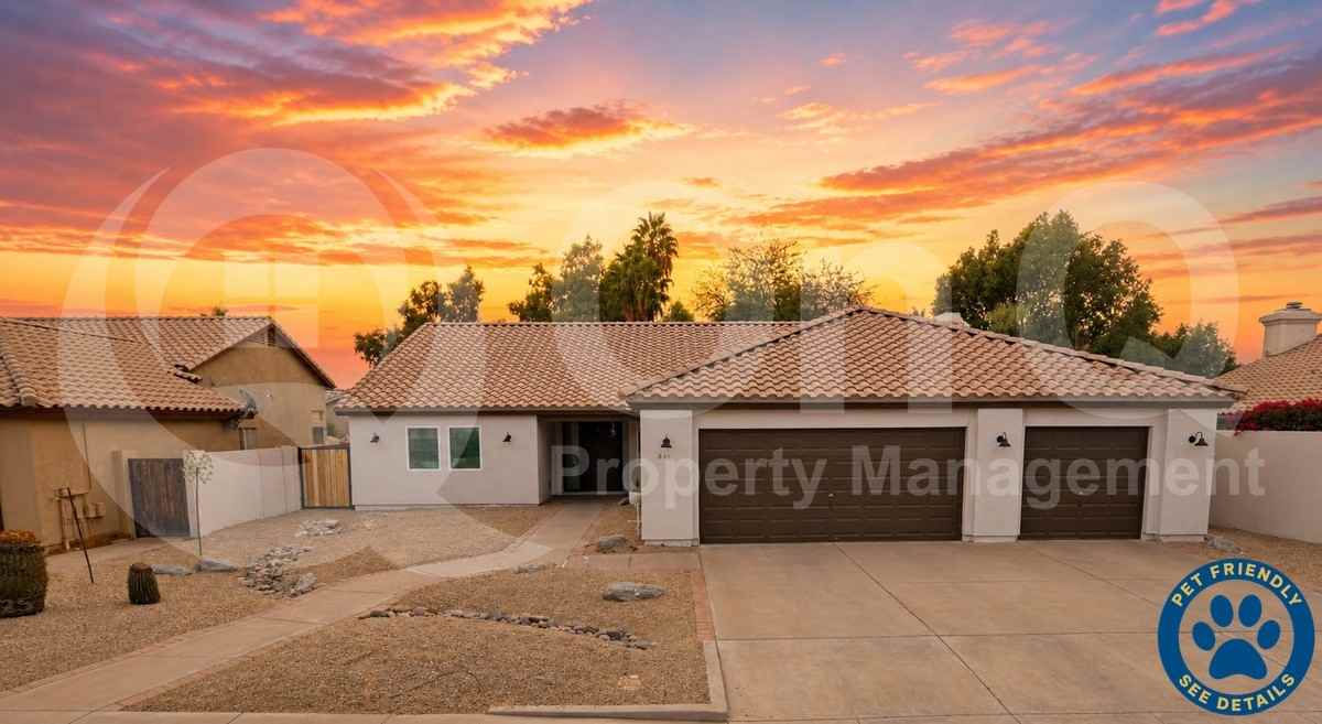 841 N Los Altos Dr
