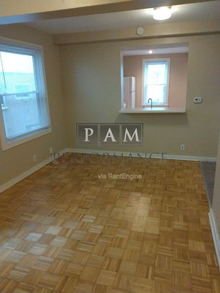 1521 N Jefferson St - Photo 2 of 15