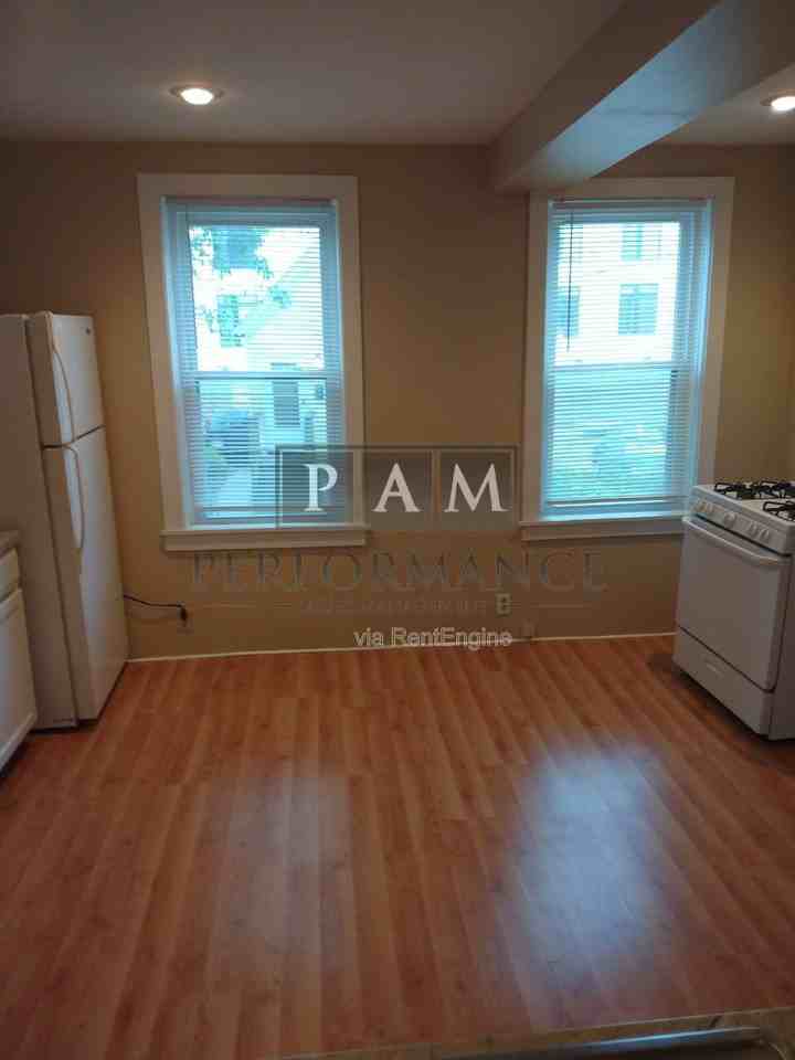 1521 N Jefferson St - Photo 5 of 15