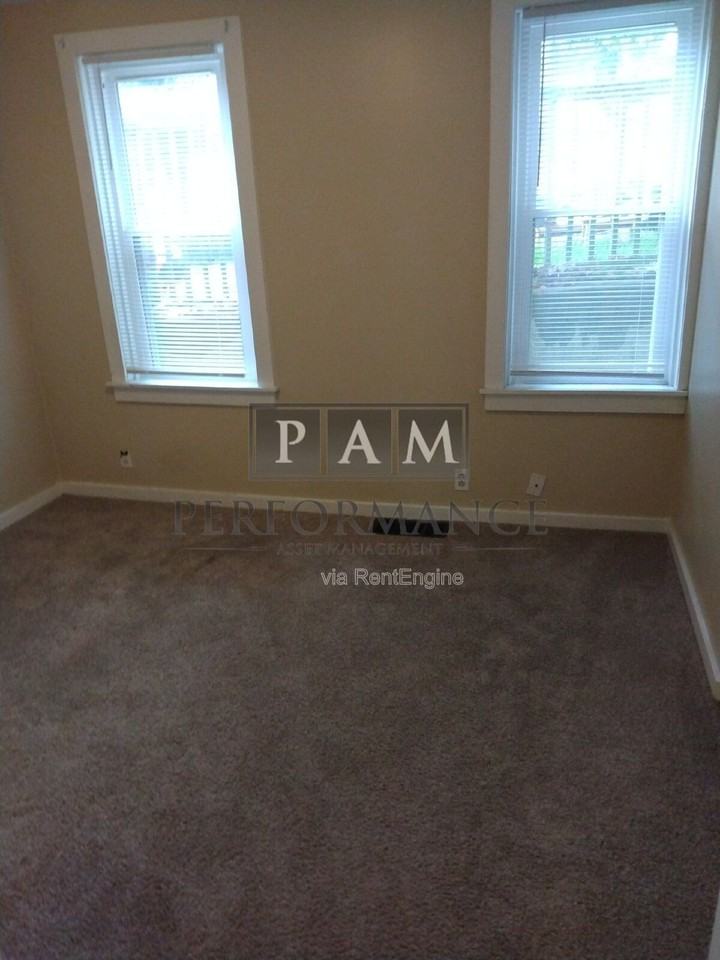 1521 N Jefferson St - Photo 7 of 15