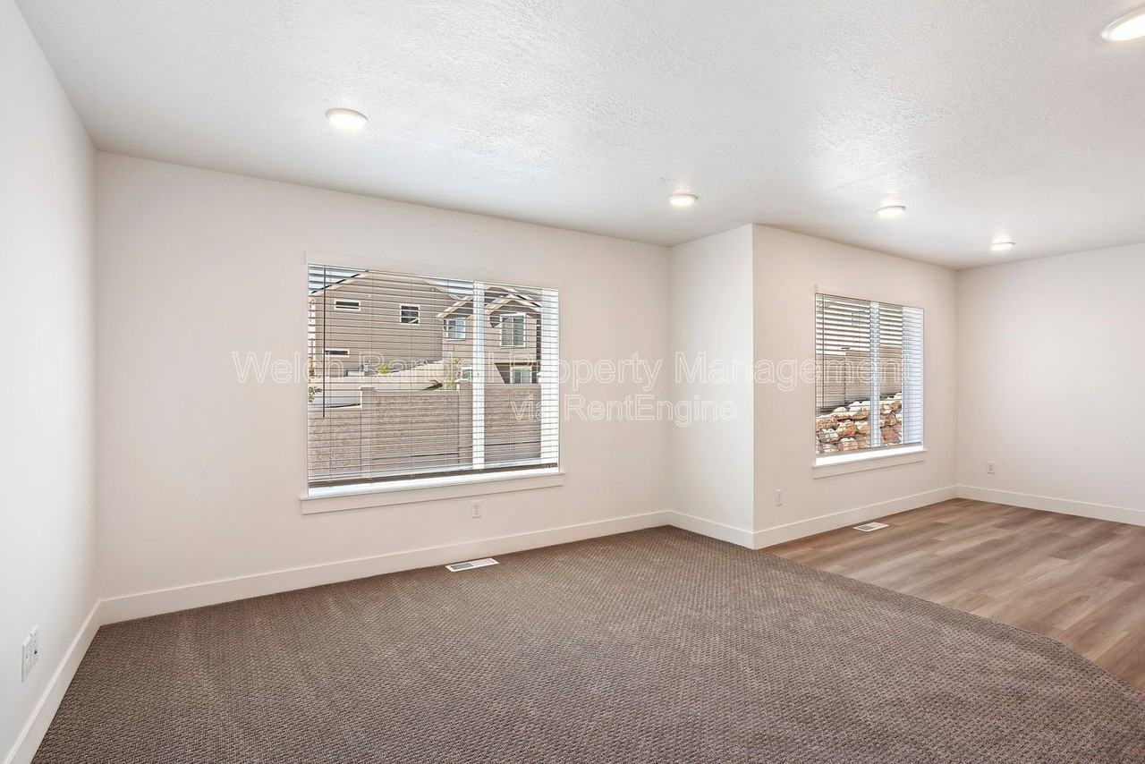 3102 N Indigo Loop - Photo 2 of 15