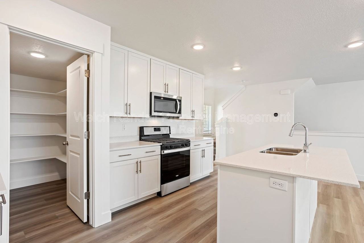 3102 N Indigo Loop - Photo 5 of 15