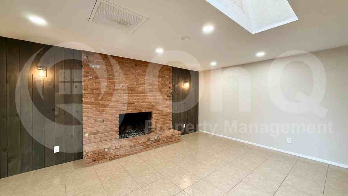 1275 E Loma Vista Dr - Photo 4 of 26