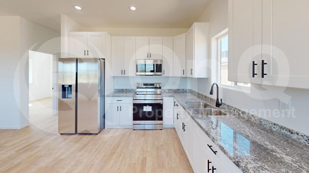 80 W James L Sullivan St #2 - Photo 3 of 16