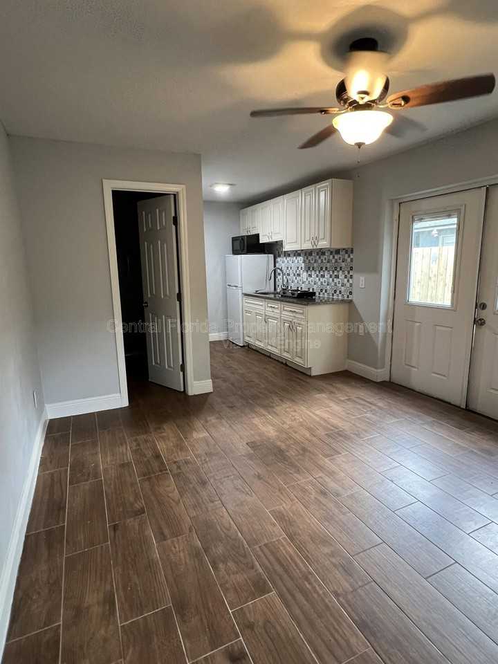 899 Rich Dr #2 - Photo 5 of 8