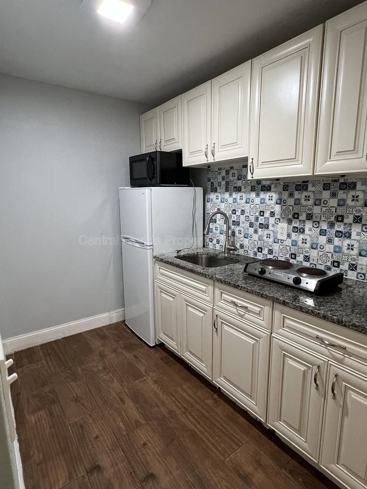 899 Rich Dr #2 - Photo 6 of 8