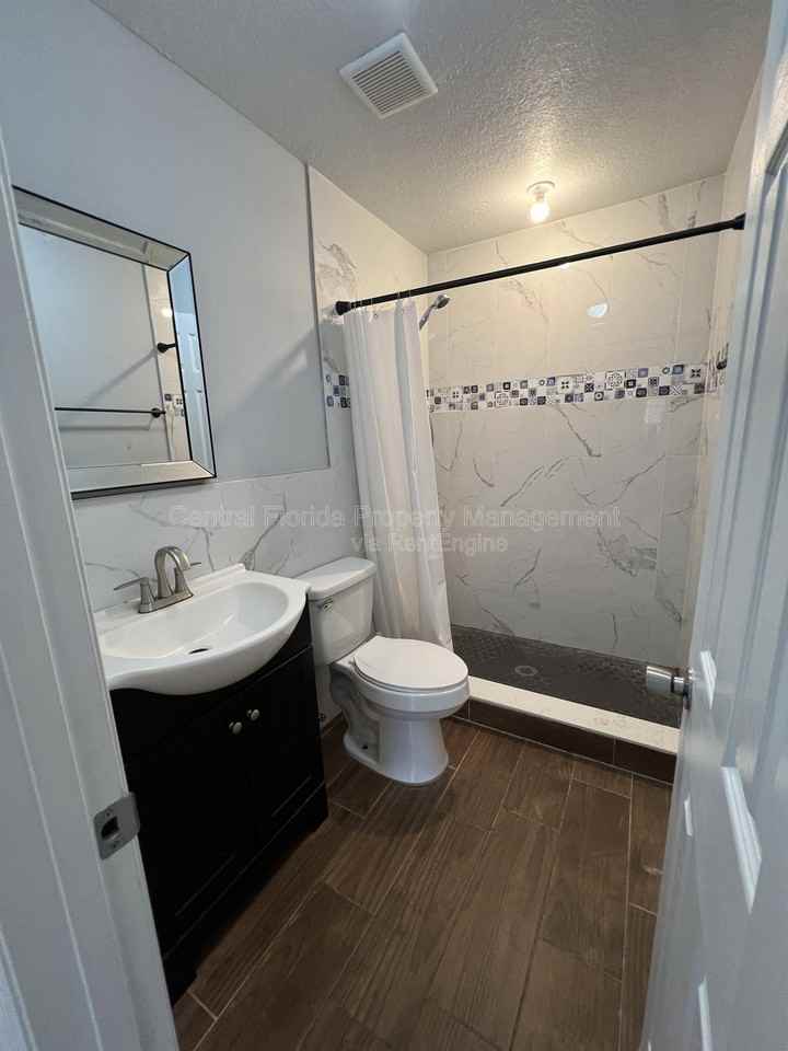 899 Rich Dr #2 - Photo 7 of 8