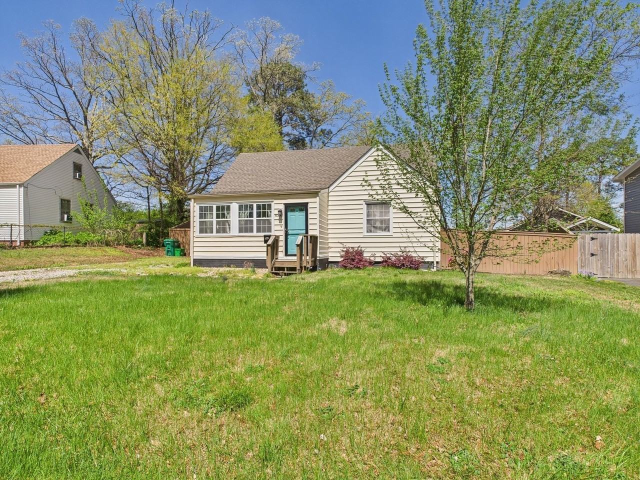 6306 Engel Rd - Photo 3 of 35