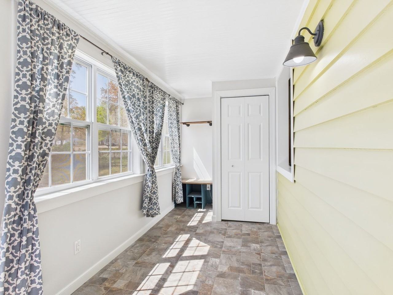6306 Engel Rd - Photo 4 of 35