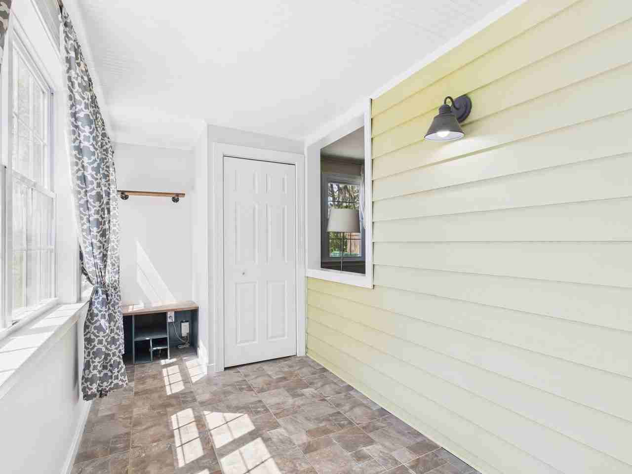 6306 Engel Rd - Photo 5 of 35