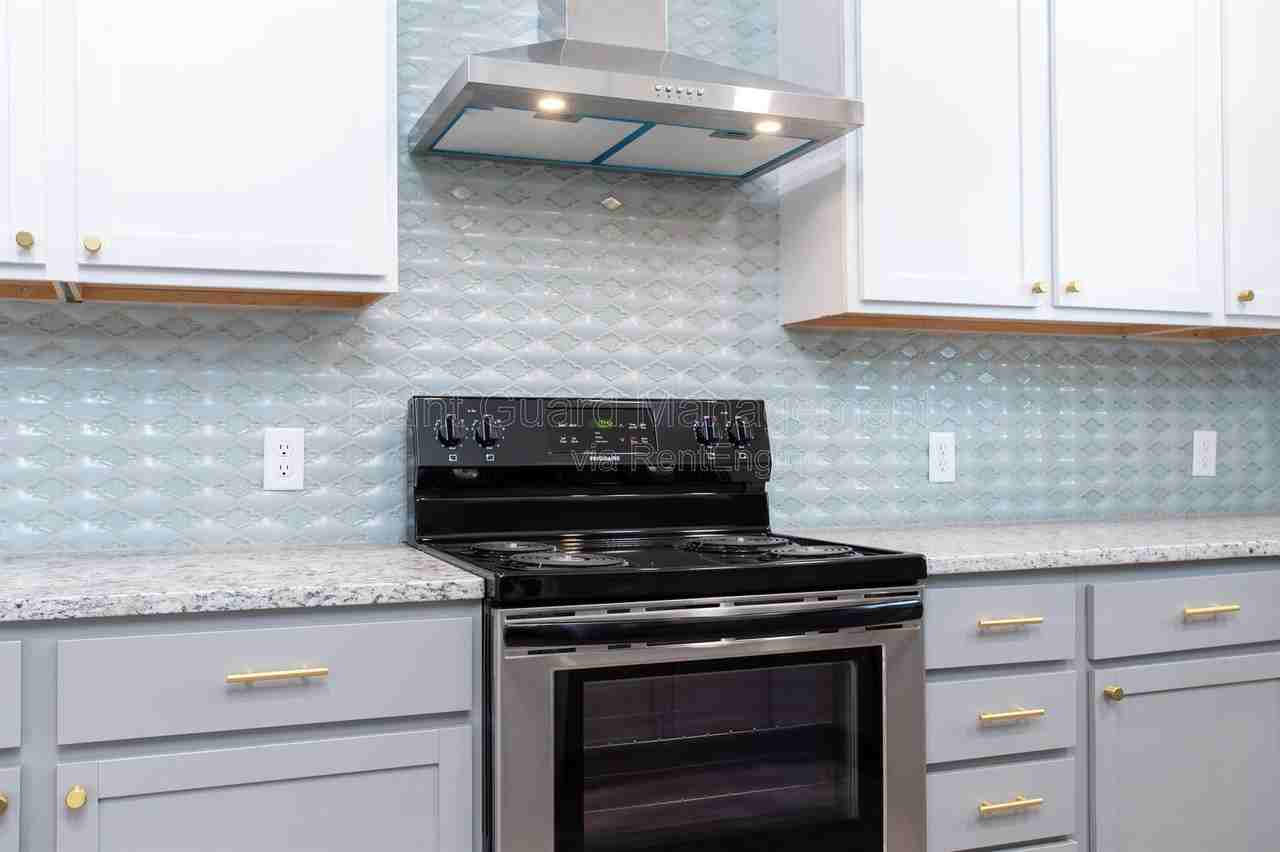 2871 N Oliver St - Photo 6 of 20