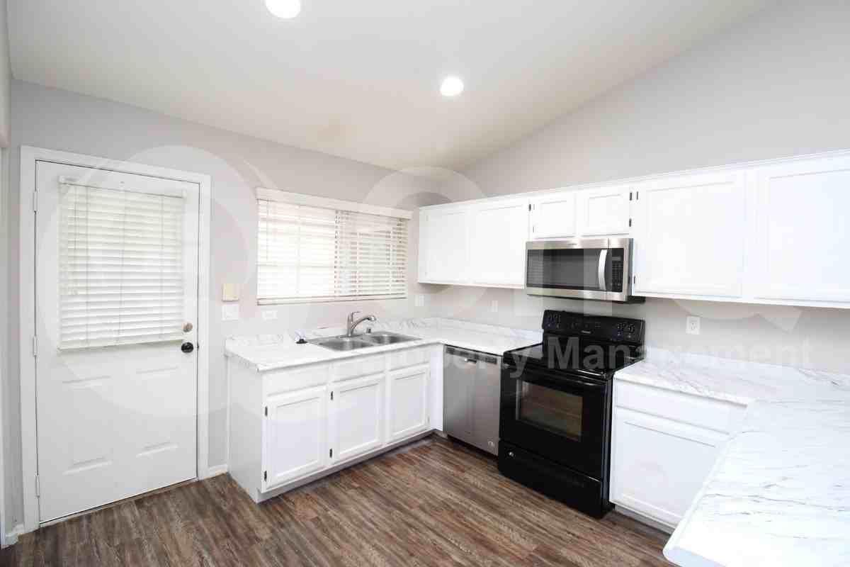 860 N Mcqueen Rd #1026 - Photo 3 of 19