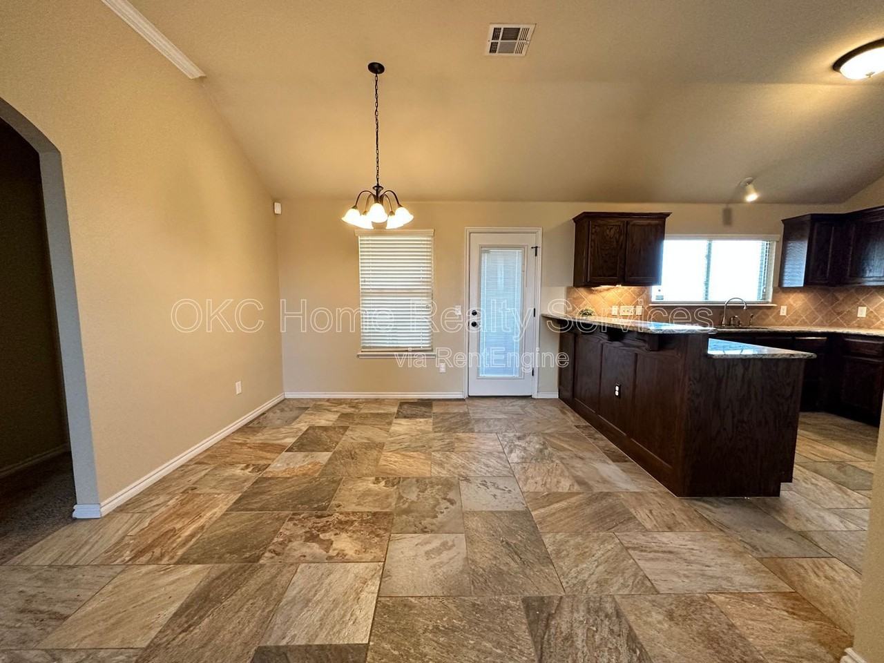 19609 Vista Ave - Photo 5 of 28