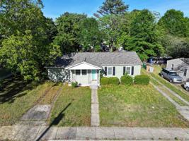 featured image of 912 E Joyner St