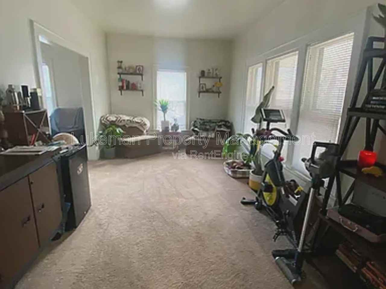 839 Davis St - Photo 2 of 8