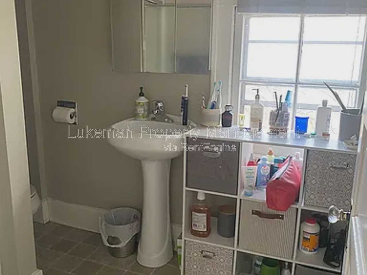 839 Davis St - Photo 5 of 8