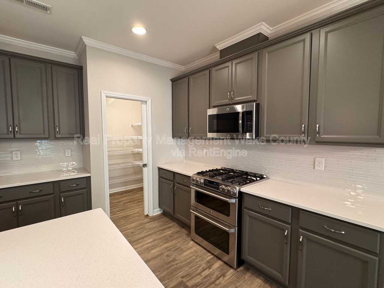 166 Gulley Glen Dr - Photo 4 of 45