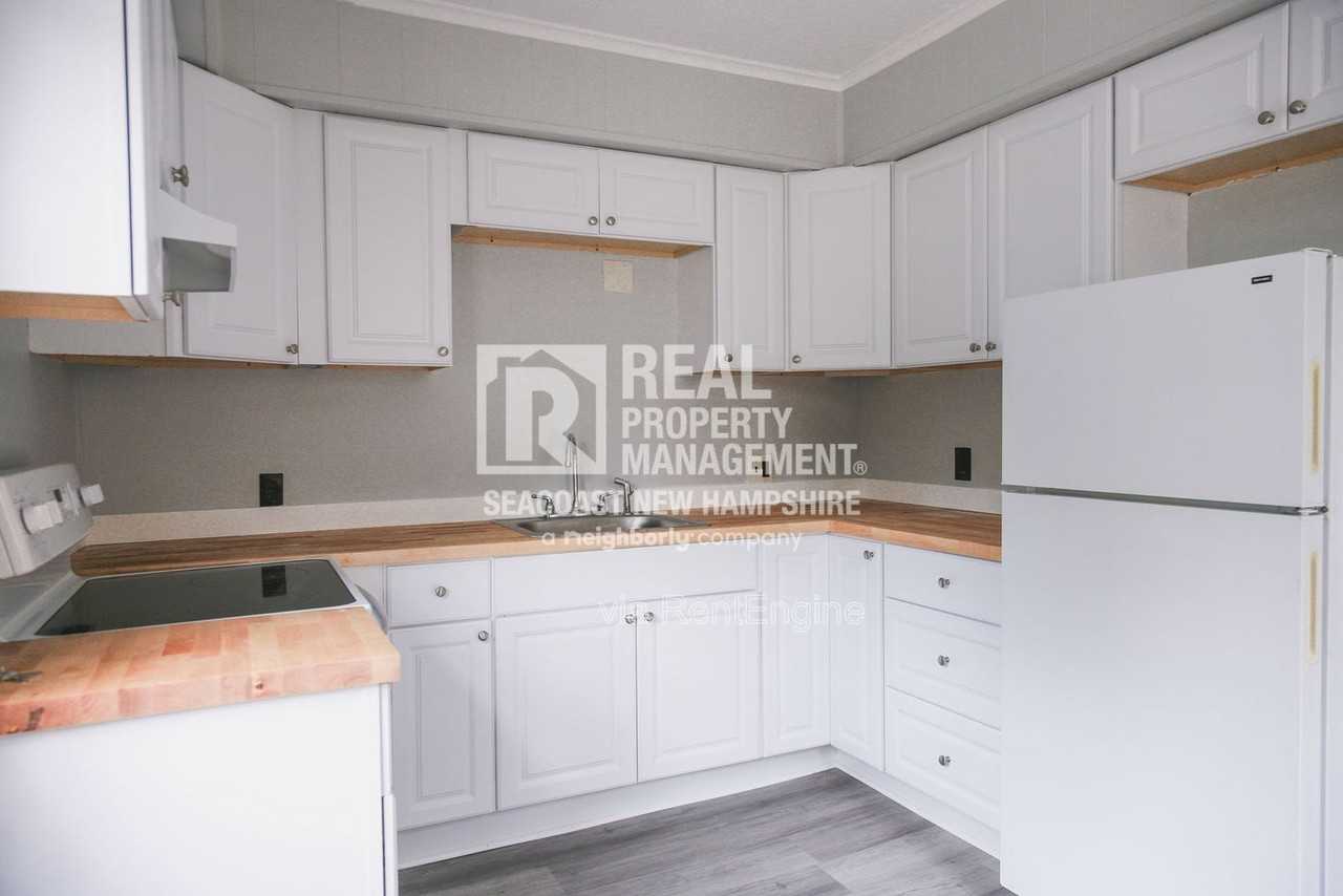 27 Rochester St #A - Photo 2 of 13
