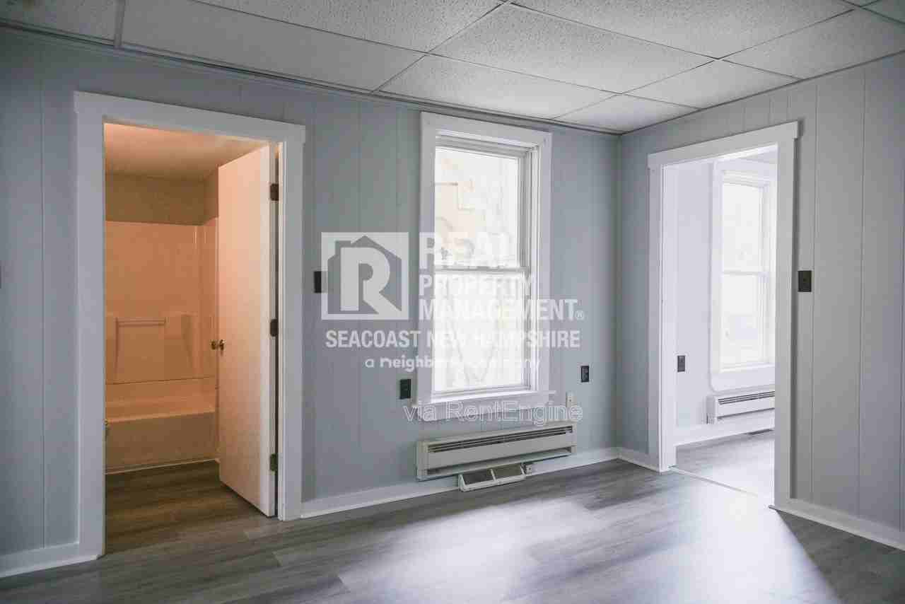 27 Rochester St #A - Photo 5 of 13