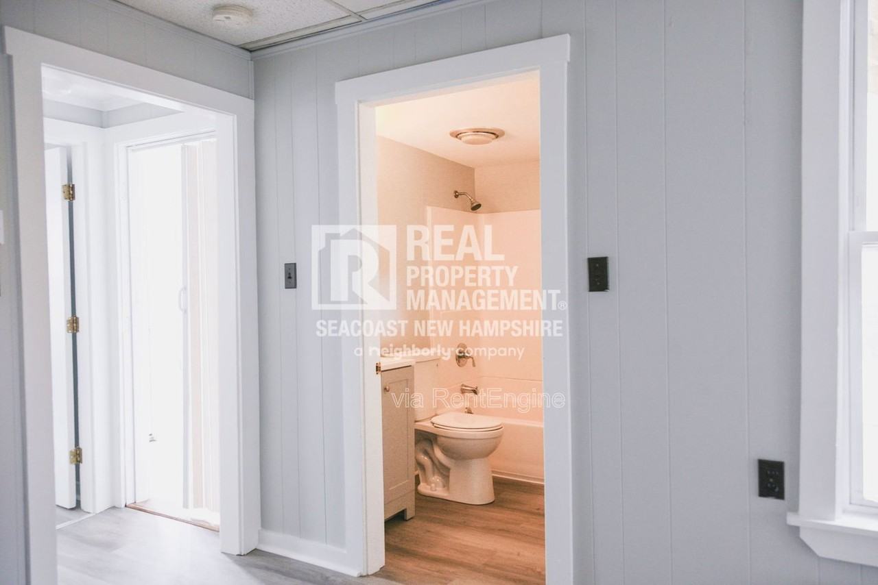 27 Rochester St #A - Photo 6 of 13