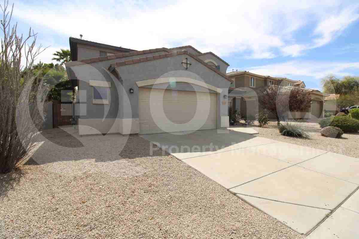 17331 W Saguaro Ln - Photo 2 of 27