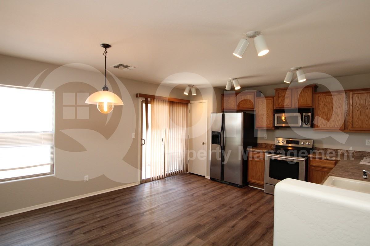 1286 W Roosevelt Ave - Photo 2 of 16