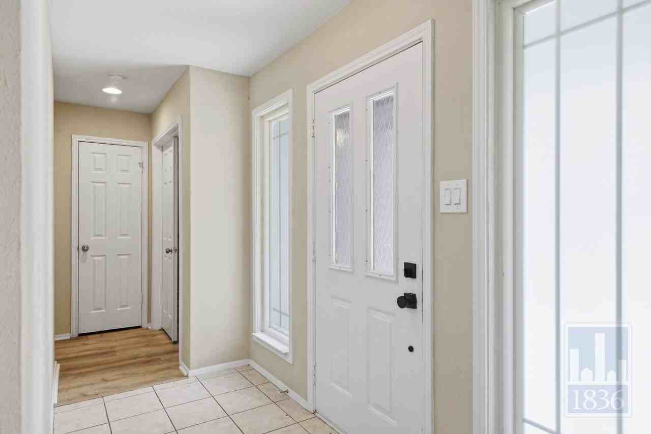 2616 Chowan Cv - Photo 2 of 50