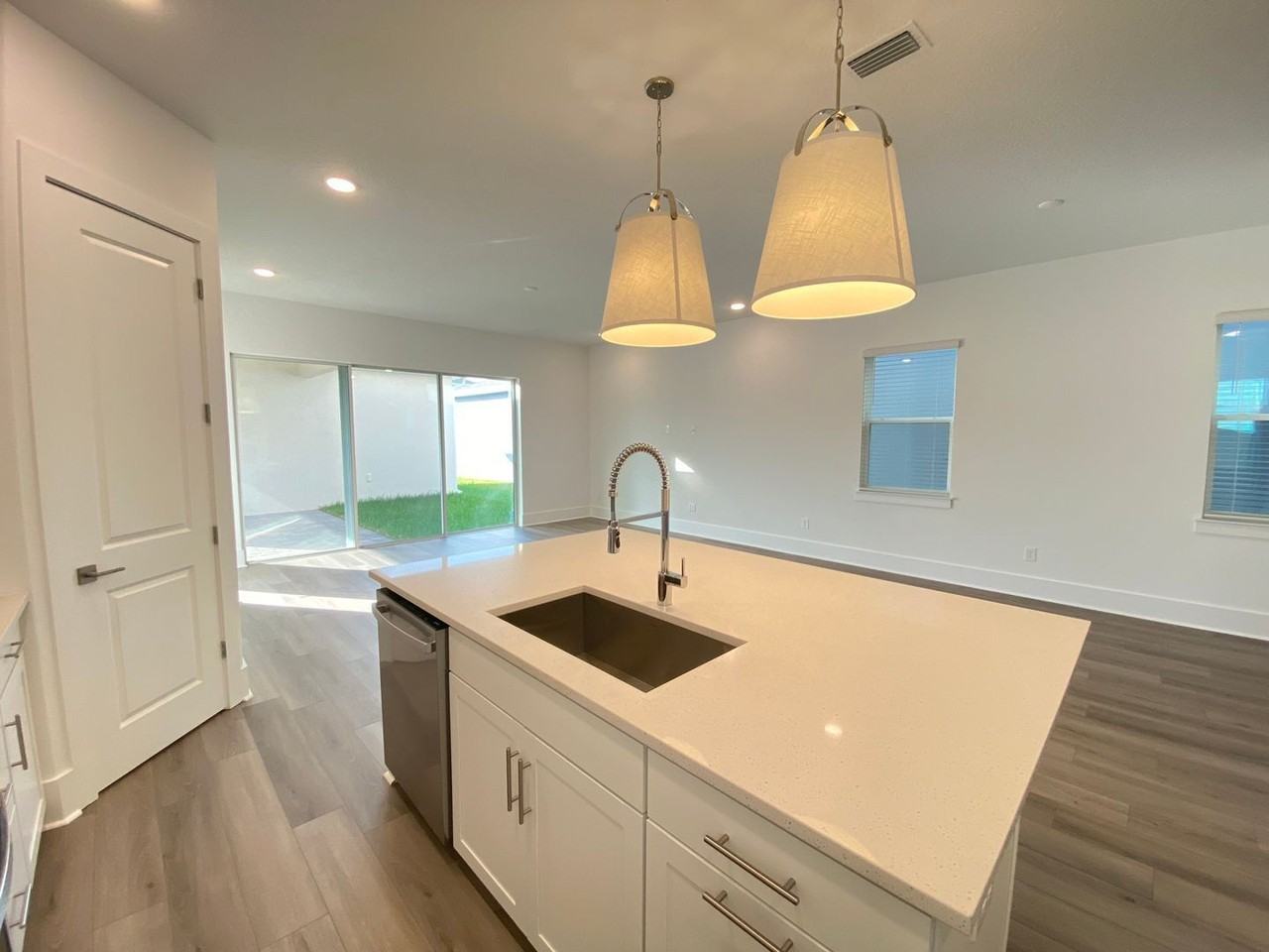12668 Clear Sapphire Dr - Photo 4 of 50