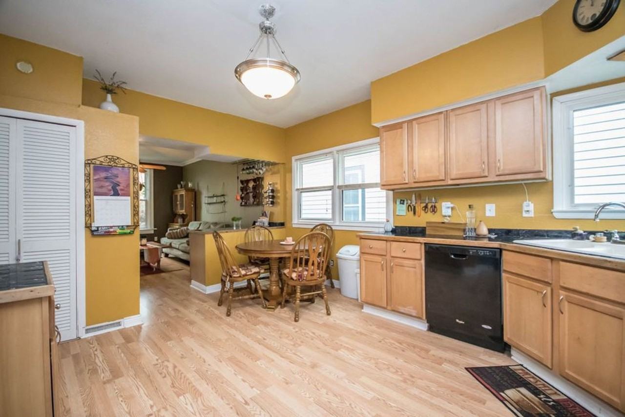 627 E Potter Ave - Photo 2 of 31