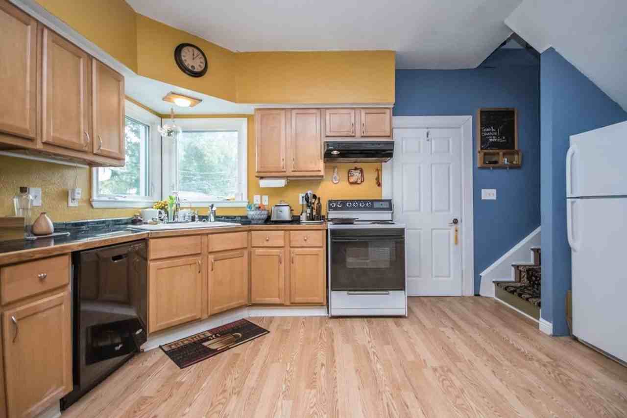 627 E Potter Ave - Photo 5 of 31