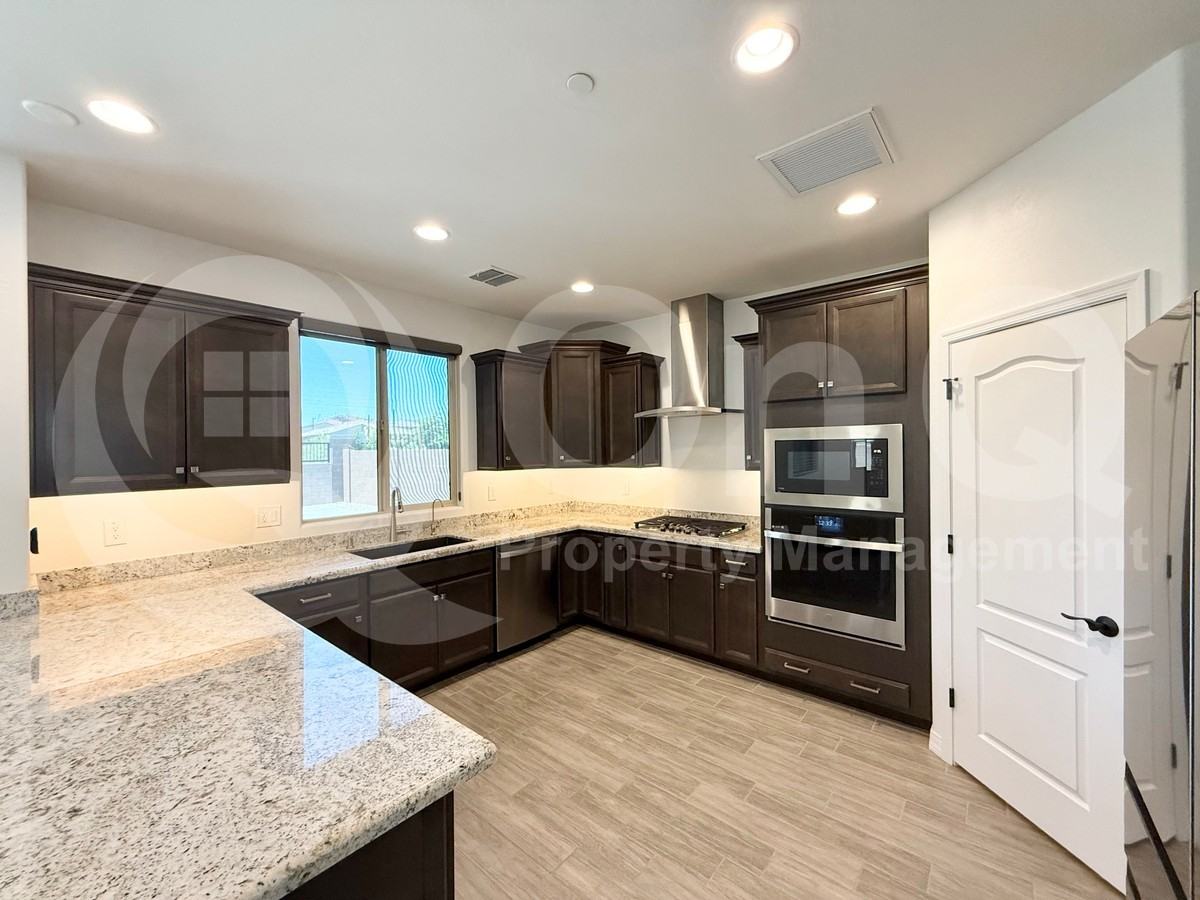 28272 N 132nd Dr - Photo 5 of 35