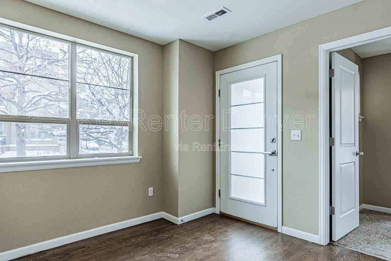 492 S Saulsbury St - Photo 2 of 50