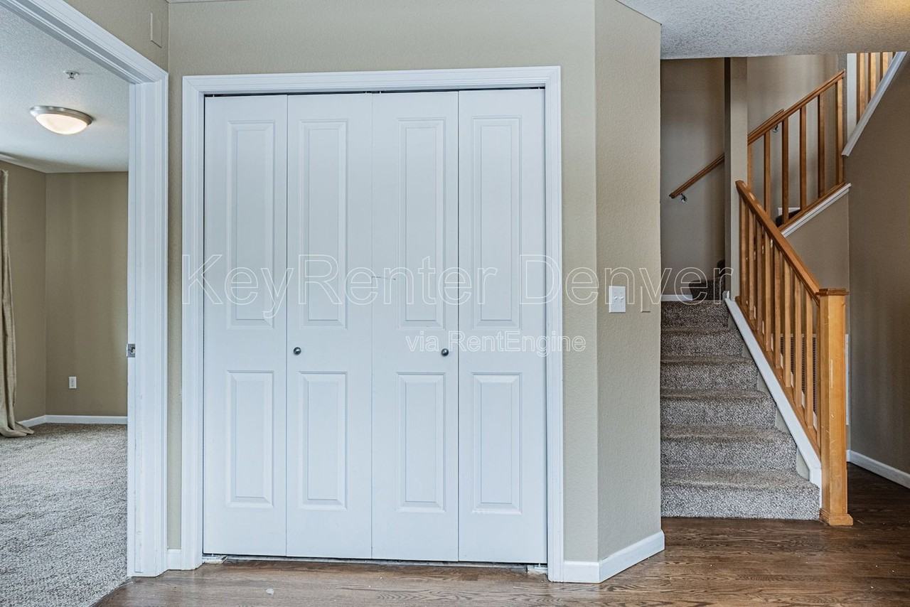 492 S Saulsbury St - Photo 3 of 50
