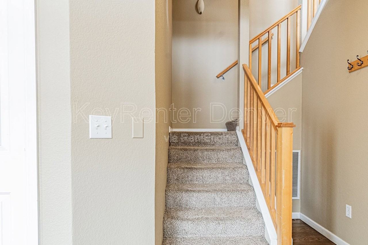 492 S Saulsbury St - Photo 4 of 50