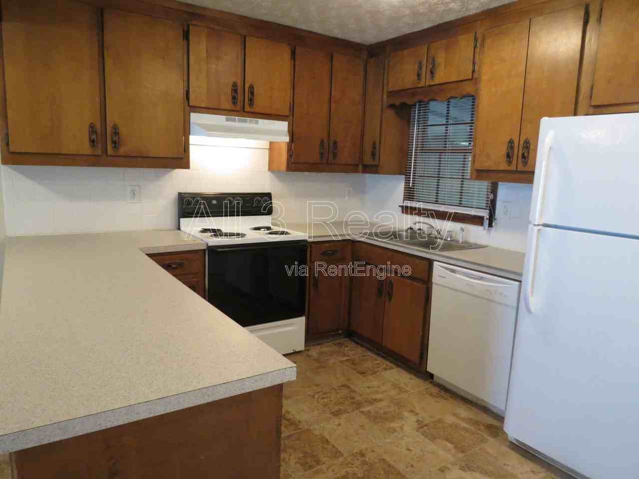 310 S Jeff Davis Dr #3 - Photo 4 of 18
