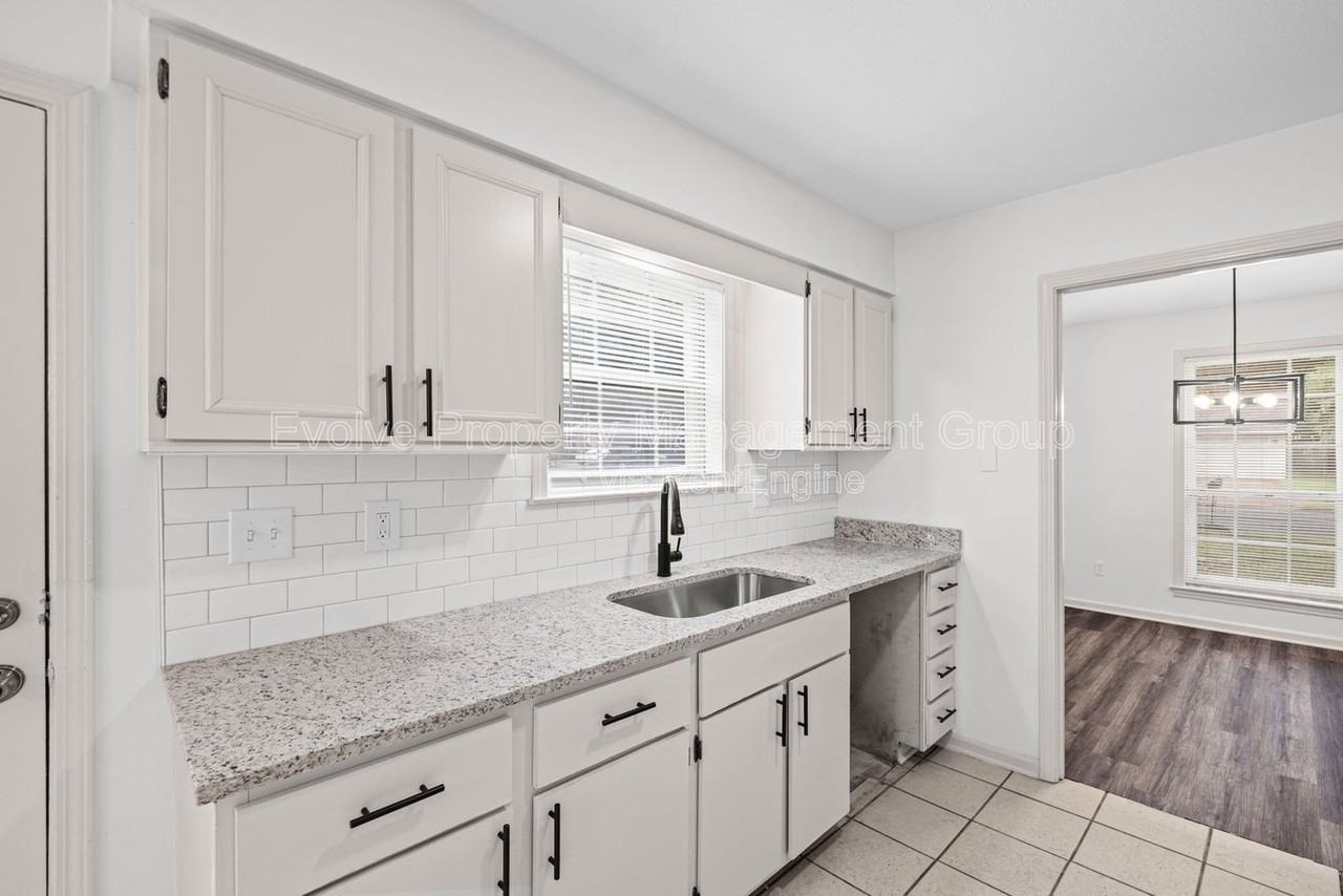6326 Thornfield Dr - Photo 6 of 15