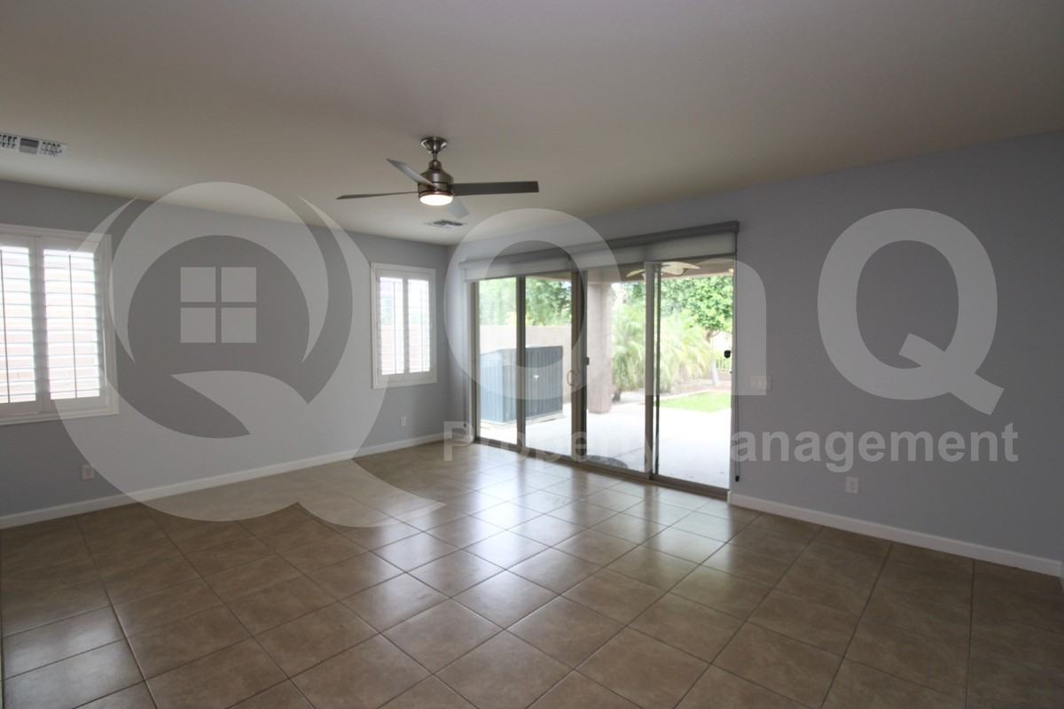 7562 W Tierra Buena Ln - Photo 7 of 22