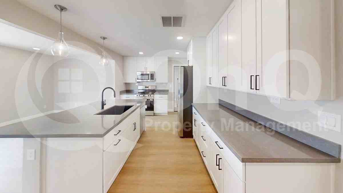 9459 N 64th Dr - Photo 4 of 20