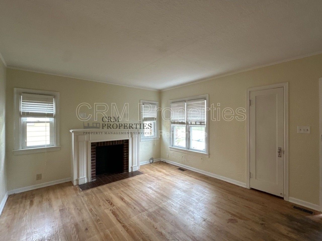 1907 S Webster St - Photo 5 of 16
