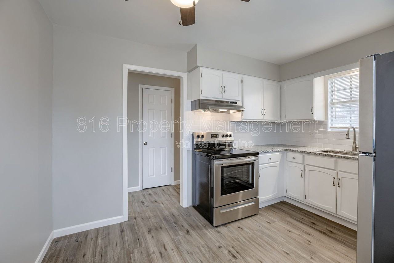 1103 E Sea Ave - Photo 4 of 48