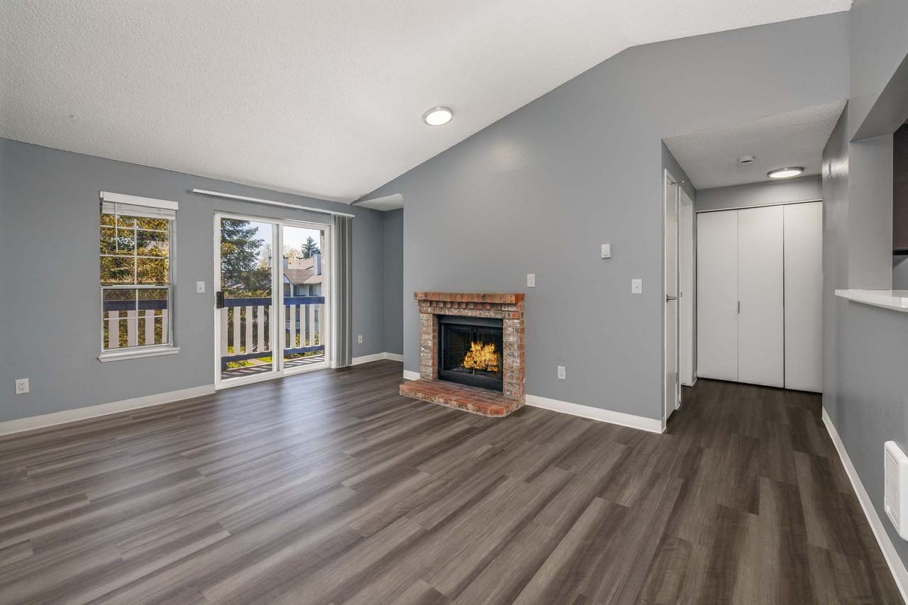 Garden Pointe - Photo 4 of 27