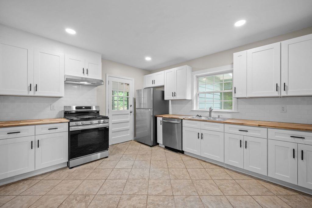 4273 Vega Dr - Photo 7 of 20