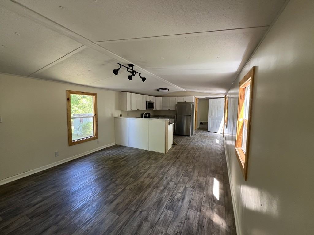 124 Liles Ct - Photo 2 of 10