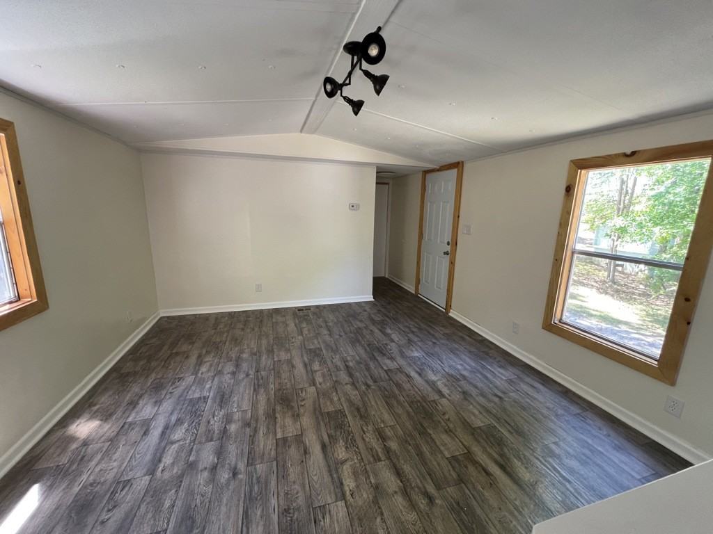 124 Liles Ct - Photo 3 of 10
