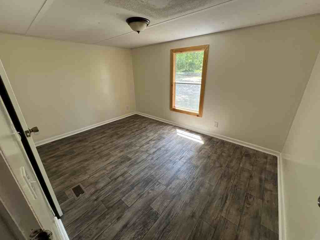 124 Liles Ct - Photo 7 of 10