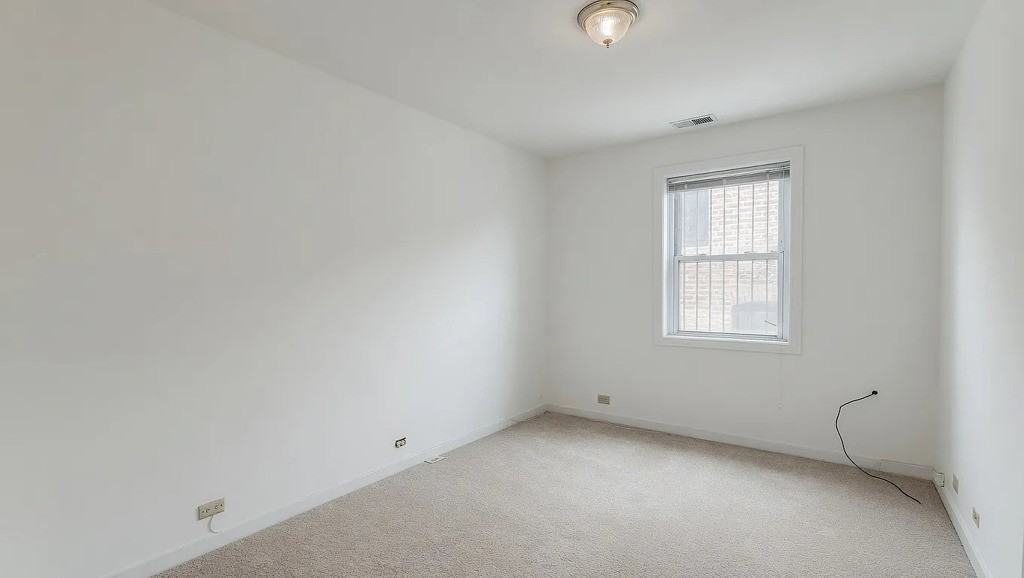 3504 N Sheffield Ave - Photo 2 of 8