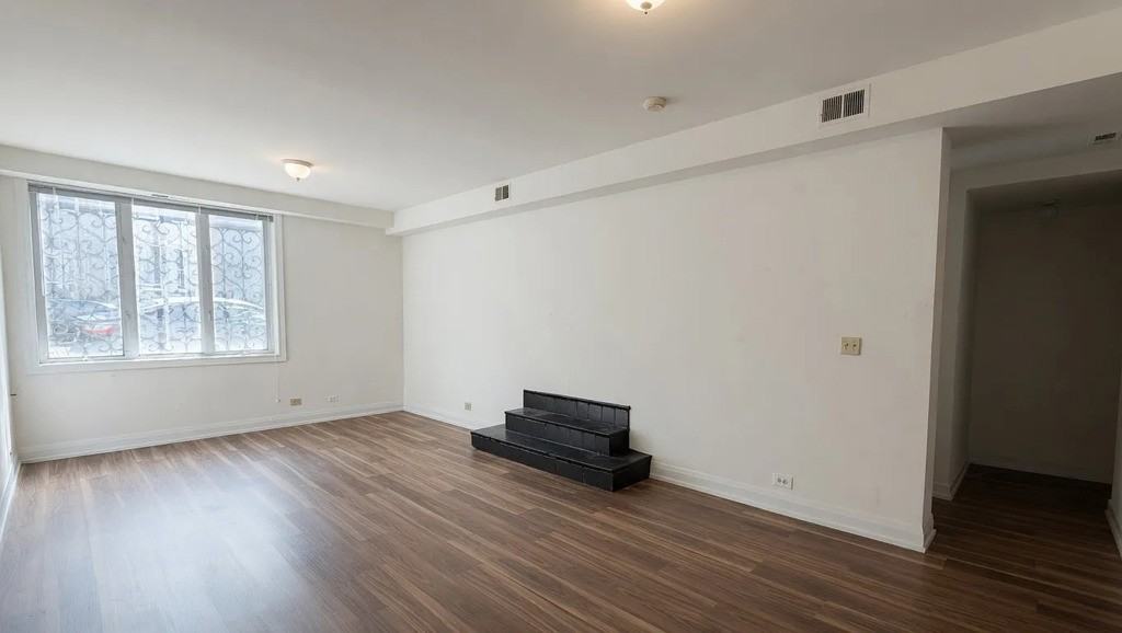 3504 N Sheffield Ave - Photo 4 of 8